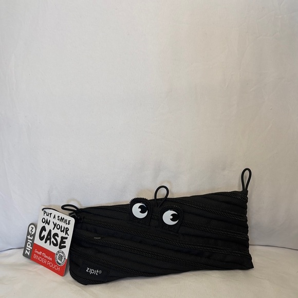 Playful little Face Clutch or Pencil Case with Zipper Design by Zipit - Picture 4 of 6
